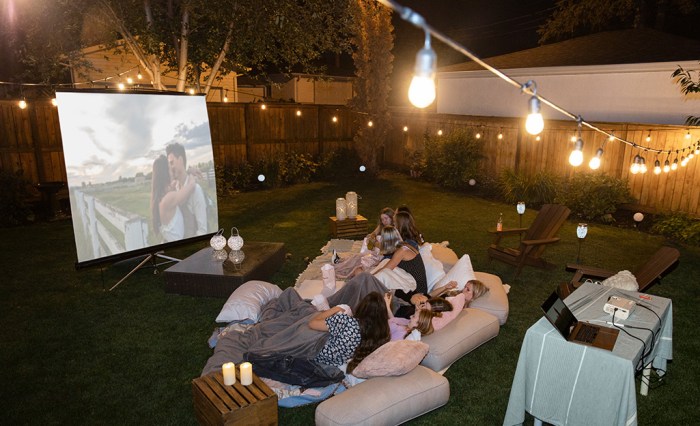 Diy backyard movie night ideas